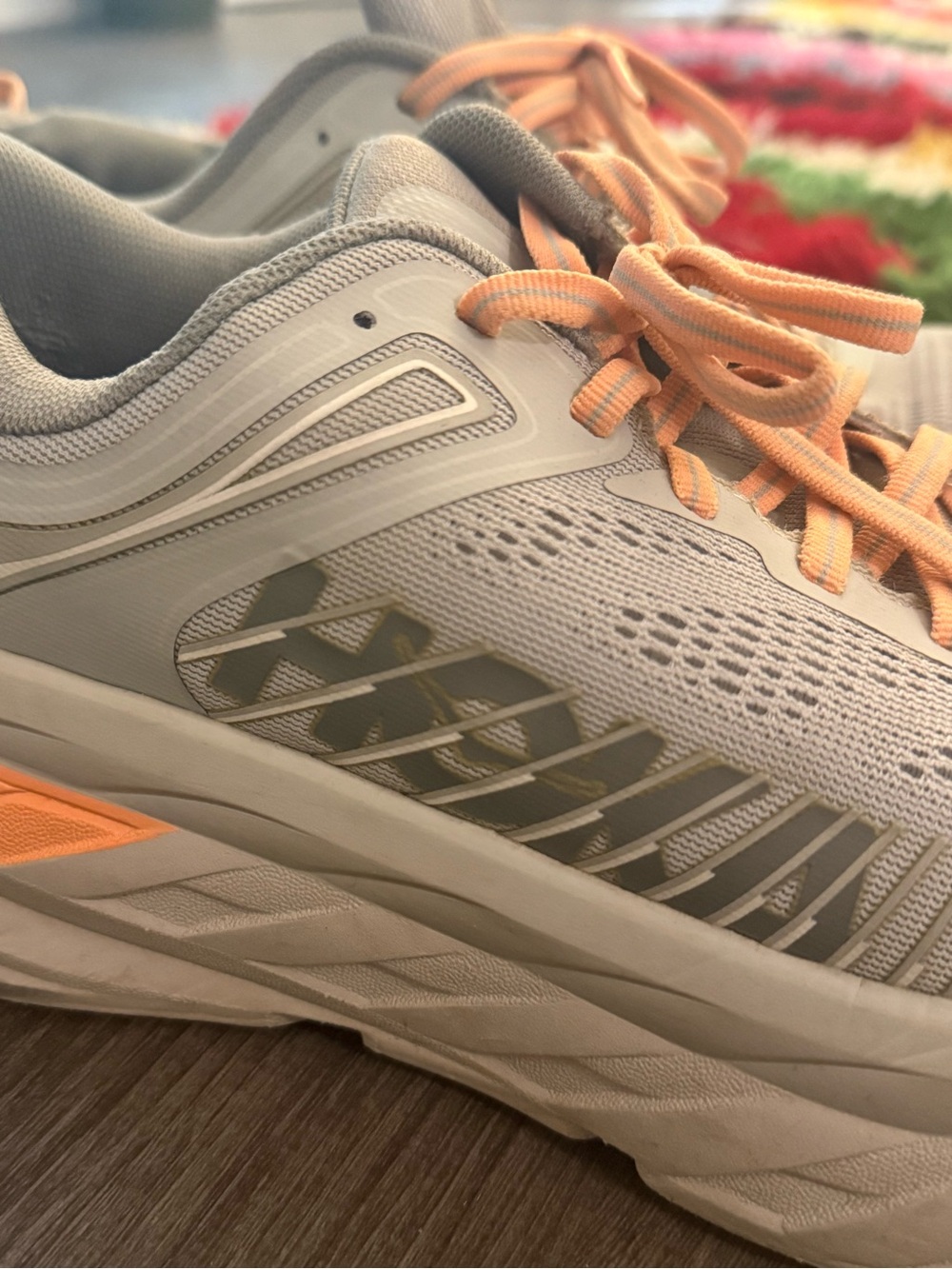 HOKA BONDI SIZE 10